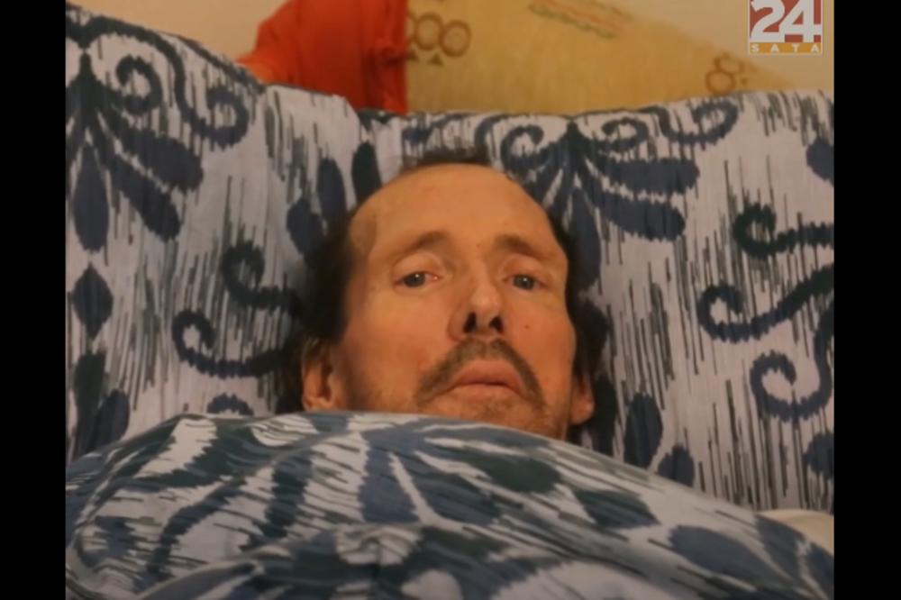 JERE LAKOŠ, NEKAD NAJVIŠI ČOVEK U JUGOSLAVIJI, SADA JE NEPOKRETAN: Iz peta mu teče krv, neguju ga bolesni otac i majka, a država ga je zaboravila (FOTO)