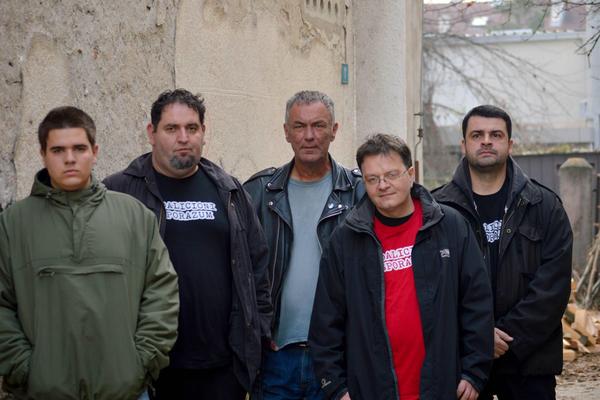 KOALICIONI SPORAZUM ZA ESPRESO: Turbo folk je ogromno  čudovište koje ždere sve oko sebe, šljam od muzike, u kojem je sve ružičasto (FOTO)