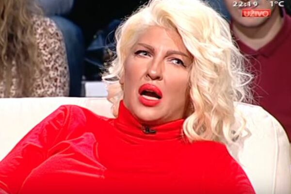 KARLEUŠA SINOĆ NAPRAVILA HAOS: Viki, ćuti, ti si nova Nada Macura! (FOTO)