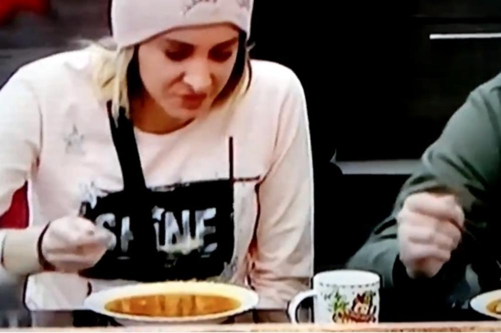 ČAS BONTONA KOD LUNE ĐOGANI: Kako da diskretno ČAČKATE NOS dok jedete za stolom! Ko je GADLJIV neka ne gleda ovo (VIDEO)