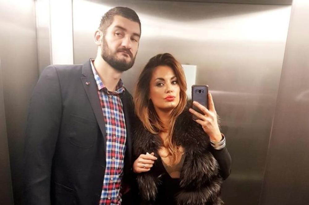 DEMOLIRANA KUĆA HRVATSKOG GOLMANA ZBOG PORAZA: Njegova žena sikće od besa i poručuje da je on završio s reprezentacijom! (FOTO)