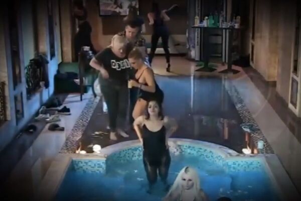 VESNA RIVAS MORTUS PIJANA! IZVLAČILI JE IZ BAZENA, VUKLI PO VILI... Bahanalije u vili Parova kakvih nema! (VIDEO)