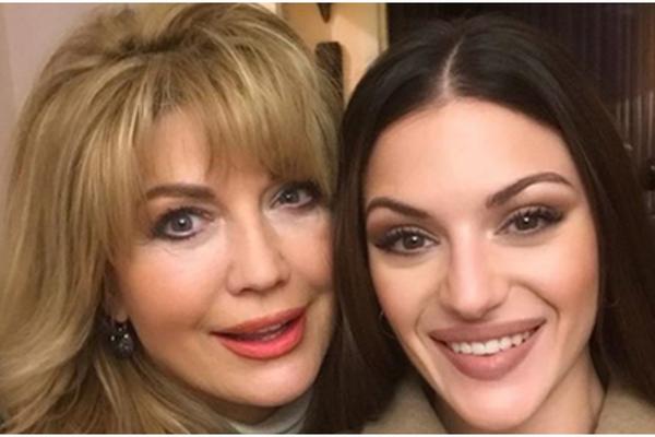 Ćerka Suzane Mančić se TAJNO UDALA za IMUĆNOG BIZNISMENA, majka joj se ljutila, a sad živi u LUKSUZU OD KOJEG BOLI GLAVA! (FOTO) (VIDEO)