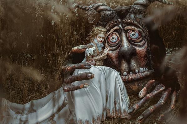 STARA VENČANICA I OBIČAN PAPIR, a na kraju LEPOTICA I ZVER kakve niste videli! (FOTO) (VIDEO)