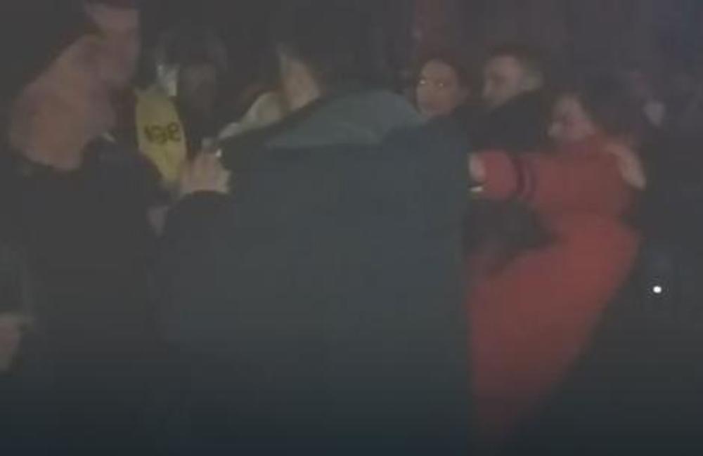 Tuča Alena i Tife u Budvi 