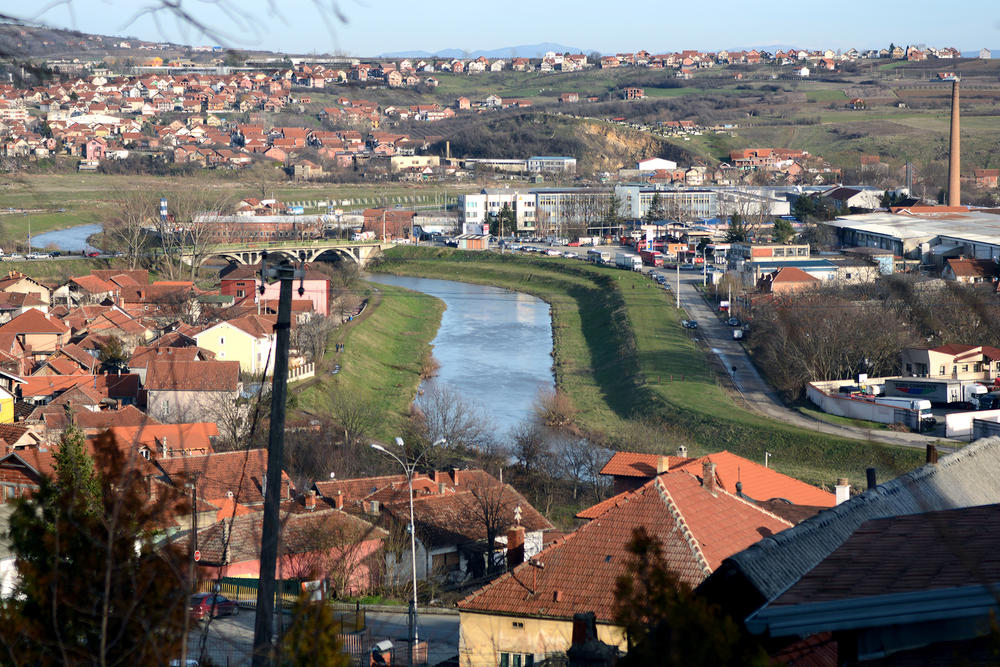 Pogled na reku Toplicu sa brda Hisar  