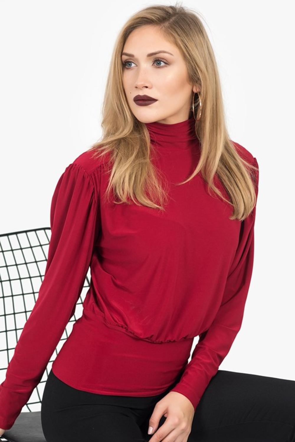  Elegantna bluza u retro chic stilu