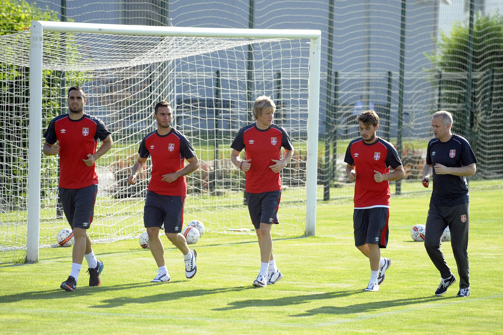 REPREZENTATIVAC SRBIJE POTPISAO: Ozvaničen prelazak iz Serije A u ruskog šampiona! (FOTO)