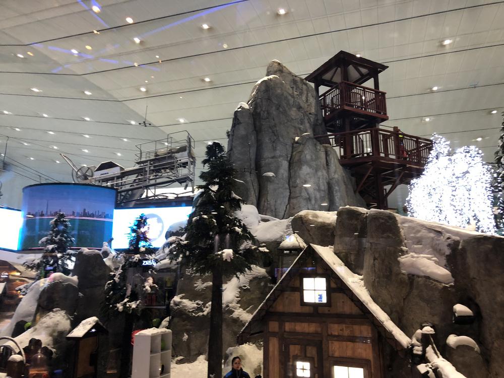 Skijalište u šoping centru u Dubaiju