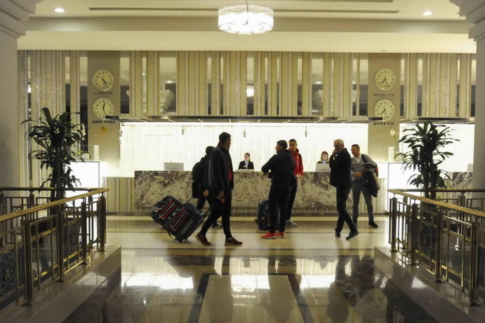 Fudbaleri Zvezde nastavili sa pripremama u Antaliji, a hotel... (FOTO)