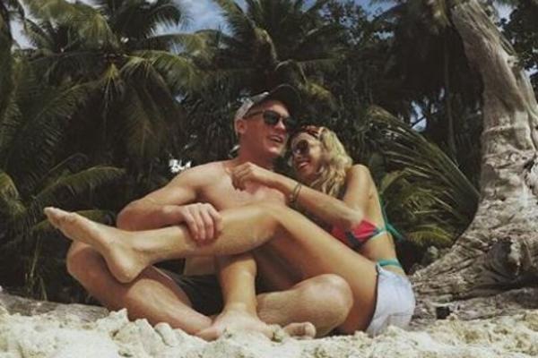 MANEKENKA VELIKIH OBLINA I SAVRŠENOG LICA: Tešila je Jarića nakon razvoda, a danas je sanja pola muškaraca iz Srbije! (FOTO)