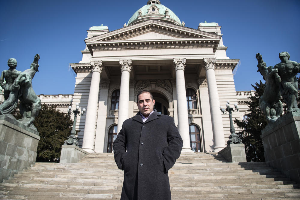 BRATE, KOJI SI TI DEBIL! Miša Vacić zapretio da će lično mobilisati srpsku decu i slati ih na Kosovo! (FOTO)