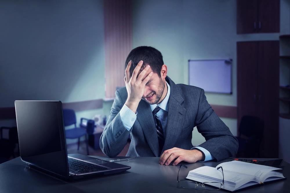 IMA POSLA, KAKVA VLAST - VI STE PROBLEM, ŽIVITE OD MAMINE SUPE I TATINOG DŽEPARCA! Reči ovog Srbina GAĐAJU U METU!