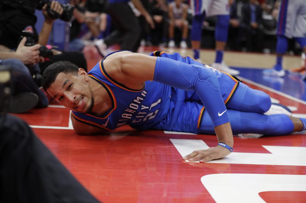 UŽAS! Otišlo koleno! Vesbruk mu bacio alej-up, a zatim je usledio jeziv krik i teška povreda! (VIDEO)