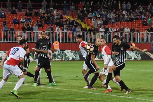 Grobari, uhvatite se za glavu! STRADALA zadnja loža stubu Partizana! (VIDEO)