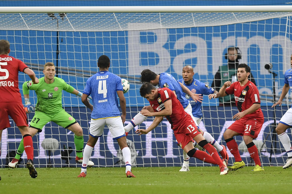 BUNDESLIGA: Remi Šalkea i Leverkuzena, "farmaceuti" blizu Lige šampiona!