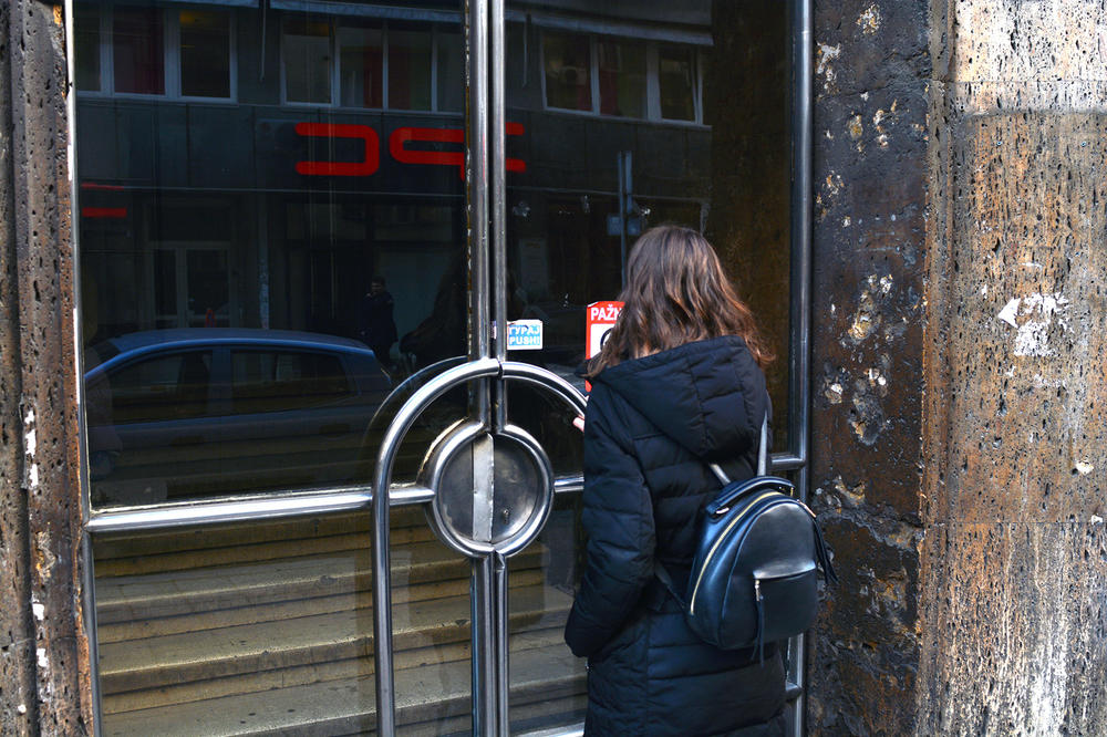 KOMŠIJA, PROFESIONALAC ILI PRINUDNA UPRAVA? Ako ne izaberete UPRAVNIKA ZGRADE, PLAĆAĆETE DEBELO!