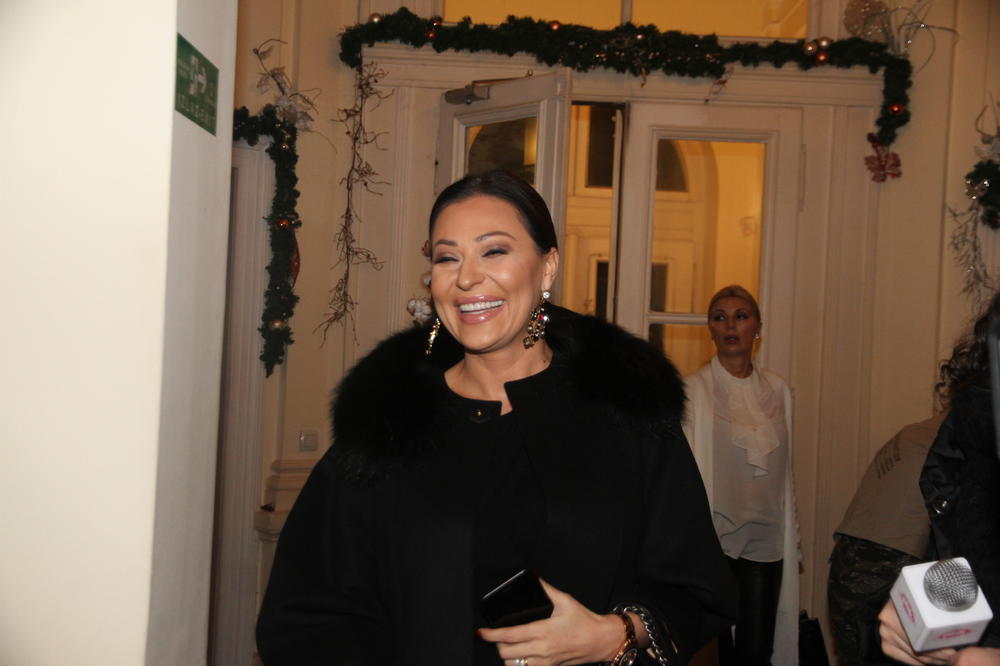 NAJLEPŠI PRIZOR KOJI ĆETE DANAS VIDETI: Ceca objavila jutarnji selfi i naterala sve da ZANEME zbog njenog izgleda (FOTO)