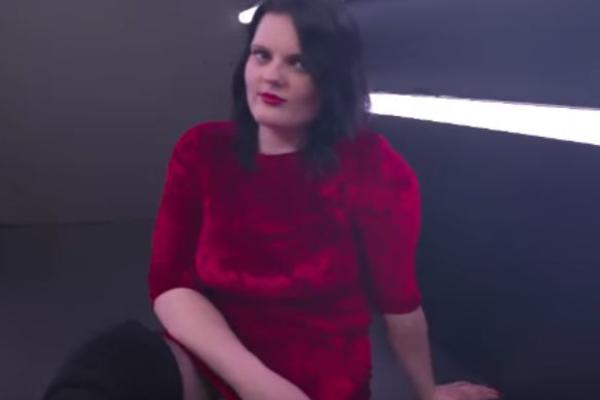 NIKAD STRAŠNIJA ŽIVOTNA PRIČA UČESNICE VELIKOG BRATA: Mama nas je rodila sa 16  i jedva smo preživele, a onda nas je deda poslao na usvajanje! (VIDEO)