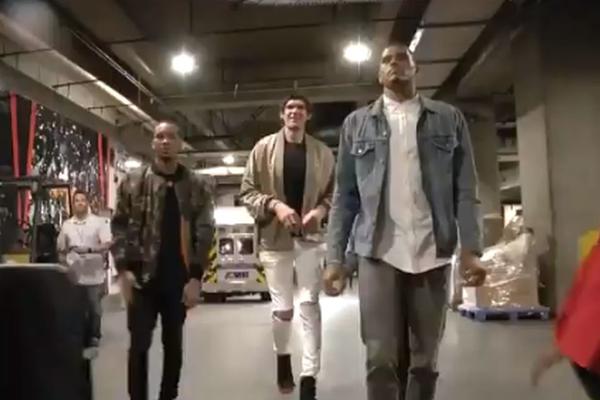 GRADU ANĐELA, "GANGSTA SQUAD" JE STIGAO: Bobi Marjanović je već sa svojim momcima u Stejpls centru! (VIDEO)