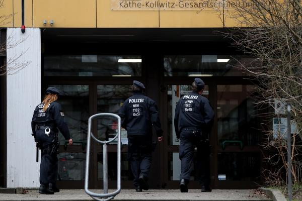 SRBI UHAPŠENI U VELIKOJ RACIJI U NEMAČKOJ: Otkrivena organizovana GRAĐEVINSKA MAFIJA!