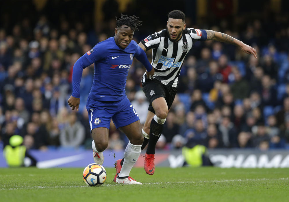 Miši Batšuaji stiže u Dortmund na pozajmicu kao zamena za Obamejanga