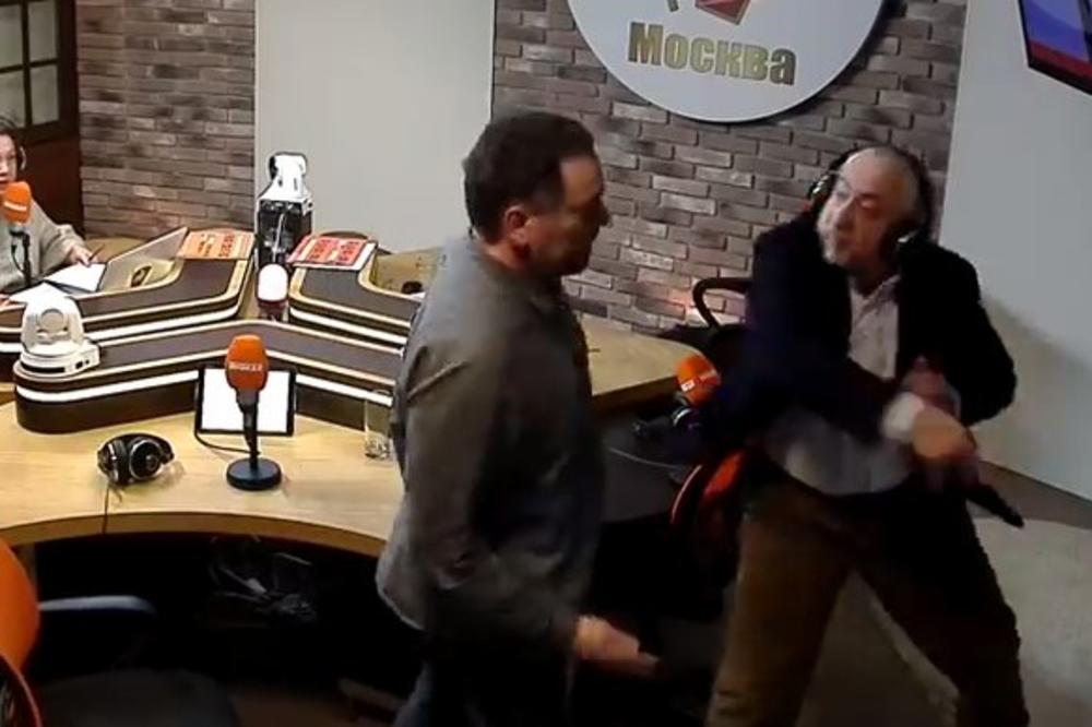 TI ĆEŠ MENI STALJINA! Komunista prebio protivnika u programu uživo! (VIDEO)