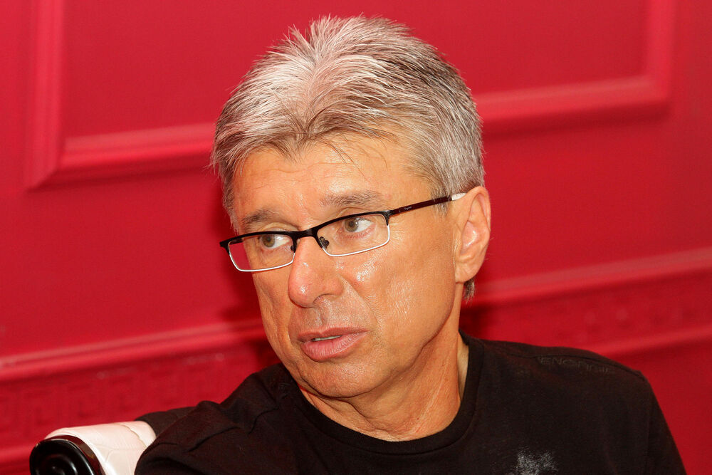 Otkrio kako je svojevremeno bend ostao bez pevačice