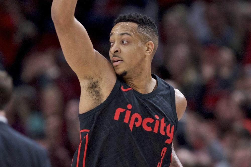 PRIREDIO ŠOU ZA SVOJU PRABAKU: Noć za pamćenje Si Džeja Mekoluma, Lebron odigrao odbranu za pobedu! (VIDEO)