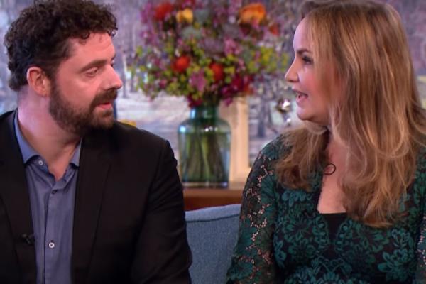 NISAM MOGLA DA GA POLJUBIM JER JE SMRDEO, A DANAS IMAMO DVOJE DECE: Upoznala je beskućnika u Amsterdamu, pa joj se desilo nešto MAGIČNO! (VIDEO)