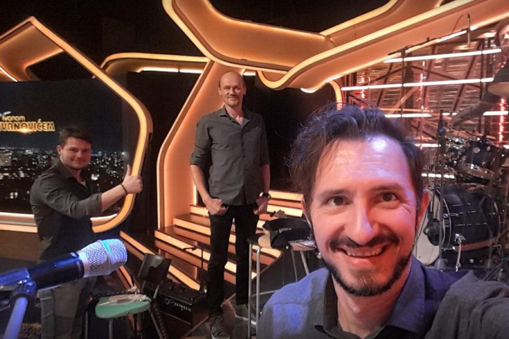 Poznatog muzičara UJEO RAZULARENI PAS vlasnika studija! Ovo se već dešavalo, ali sada umalo da bude kobno! (FOTO)