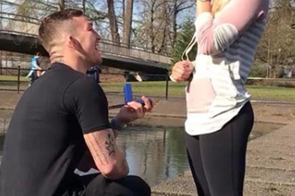 U oktagonu uglavnom nju lome, a ona je sad slomila muška srca širom sveta: Udaje se lepotica čije borbe u UFC ne propuštamo iz jasnih razloga! (FOTO)