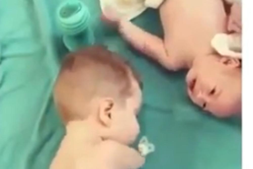 DEČAK ROĐEN BEZ RUKU LEŽAO JE PORED BRATA: Kad je mali počeo da plače, utešio ga je na NEVEROVATAN NAČIN! (VIDEO)
