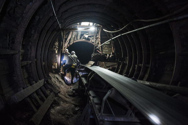 ZATRPAO GA UGALJ! Rudar (25) tragično poginuo u rudniku u Resavici!