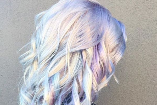 NOVI TREND KOJI JE ZALUDEO ŽENE: Da li biste se usudile da ofarbate kosu u OPAL boju?