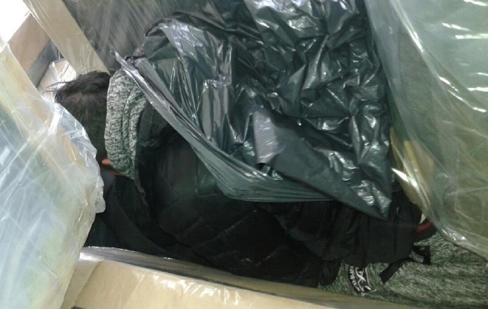 Azilanti skriveni u kamionu