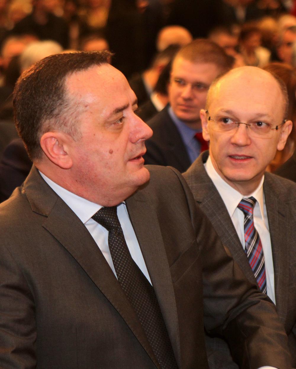 Antić prisustvovao polaganju venca na grob Branka Pešića