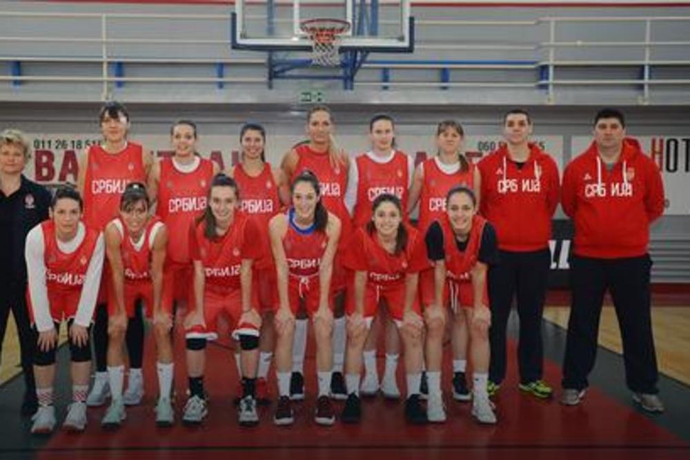 Fudbalerima je obećavao 10 miliona, a košarkašicama... Šta je to Vučić poručio tokom prijema srpskih reprezentativki?!