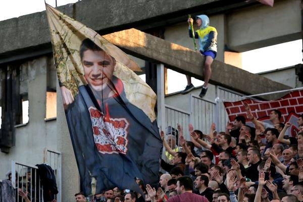 SRAMOTA NAD SRAMOTAMA: Prefarbani grafiti Marka Ivkovića Jagode! (FOTO) (VIDEO)