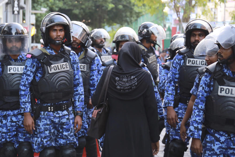 POVREĐEN BIVŠI PREDSEDNIK: Eksplodirala bomba na Maldivima, haos