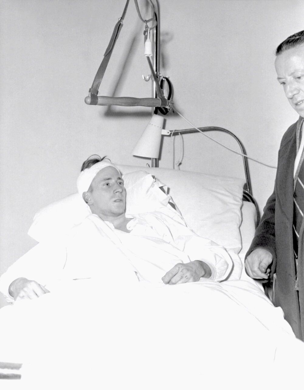 Bobi Čarlton u bolnici posle pada aviona sa fudbalerima Mančester junajteda