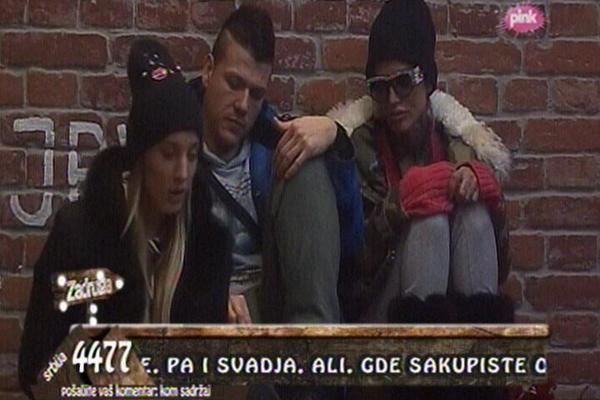 POSTAVLJENE KAMERE U TOALETU: Procureo snimak kako Luna OBAVLJA NUŽDU! Da li imate želudac za ovo?! (VIDEO)