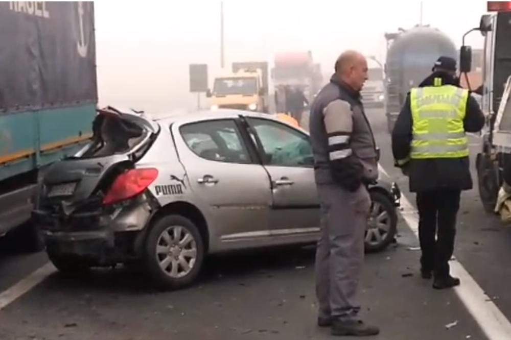 Stravičan udes na Ostružničkom mostu - JEDNA OSOBA TEŠKO POVREĐENA!