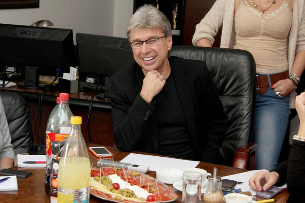 OPLJAČKANA KUĆA SAŠE POPOVIĆA! Policija odmah krenula u POTERU!