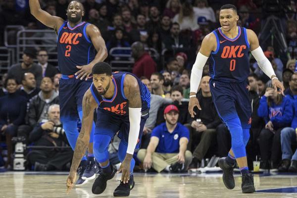 Grmljavina tutnjala u zalivu, Rasel i Džordž tukli Ratnike kao Sveti Ilija! Lebron ne može više sam da vuče Kavse! (VIDEO)