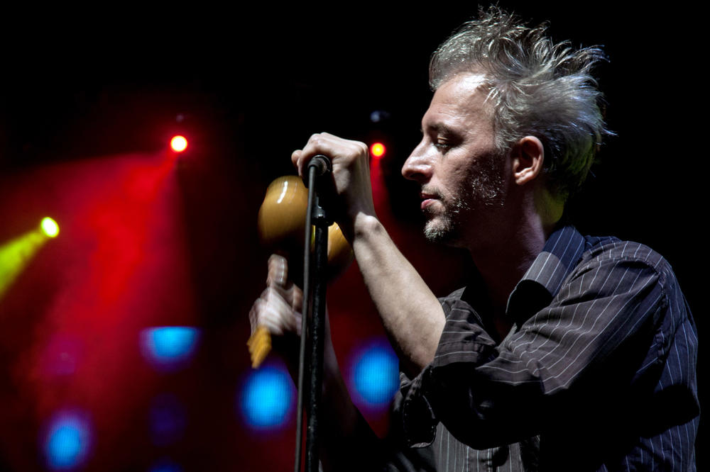 Kralj Čačka objavio singl Spusti svetlost na put (VIDEO)