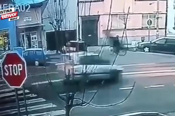 SNIMAK UŽASNE NESREĆE U INĐIJI ŠOKIRAO SRBIJU: Poginula dok je prelazila ulicu na pešačkom (UZNEMIRUJUĆ SADRŽAJ)