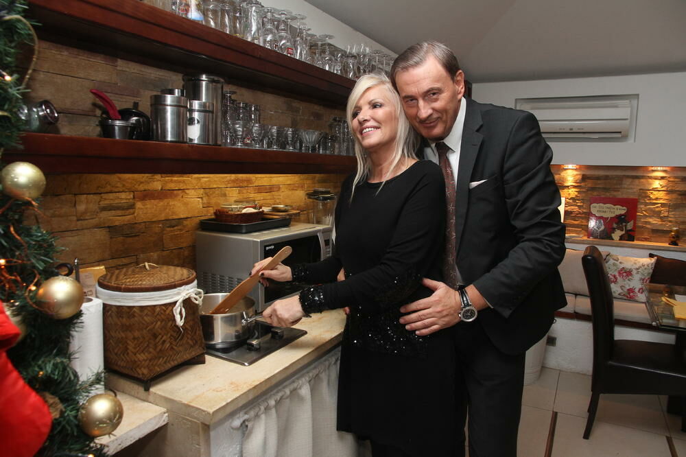 Cakana sa sadašnjim suprugom