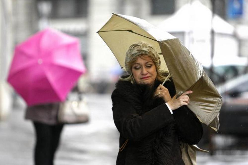 Upozorenje RHMZ-a: Orkanski vetar stiže u SRBIJU!