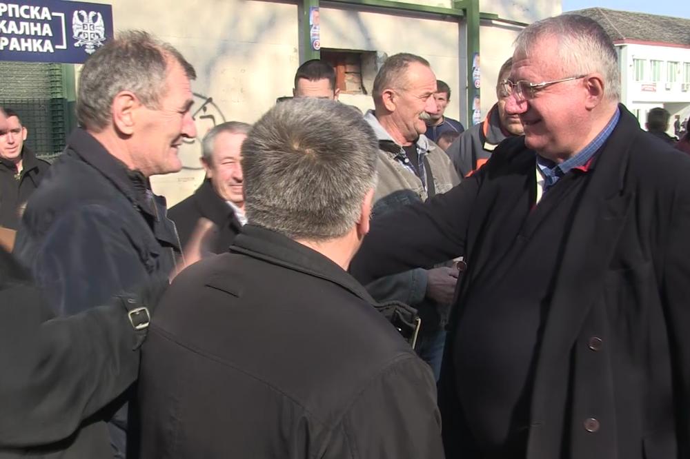 Šešelj u Obrenovcu: Srbija pomaže, ali ne može trajno da primi migrante!